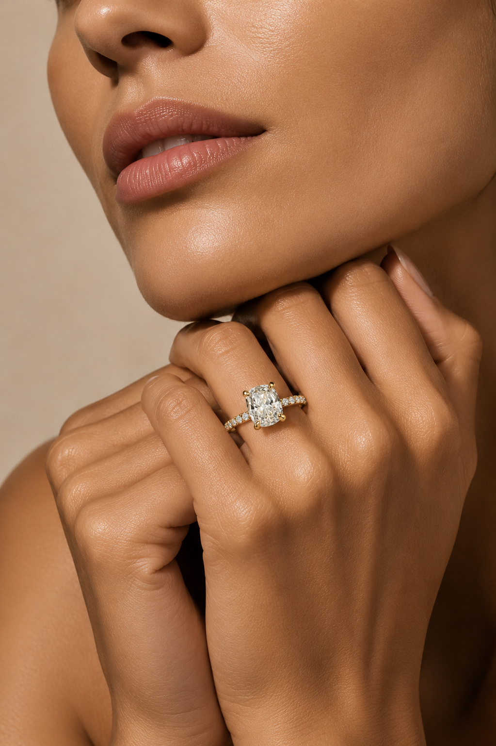 Anillo Solitario Diamante Natural de oro amarilo