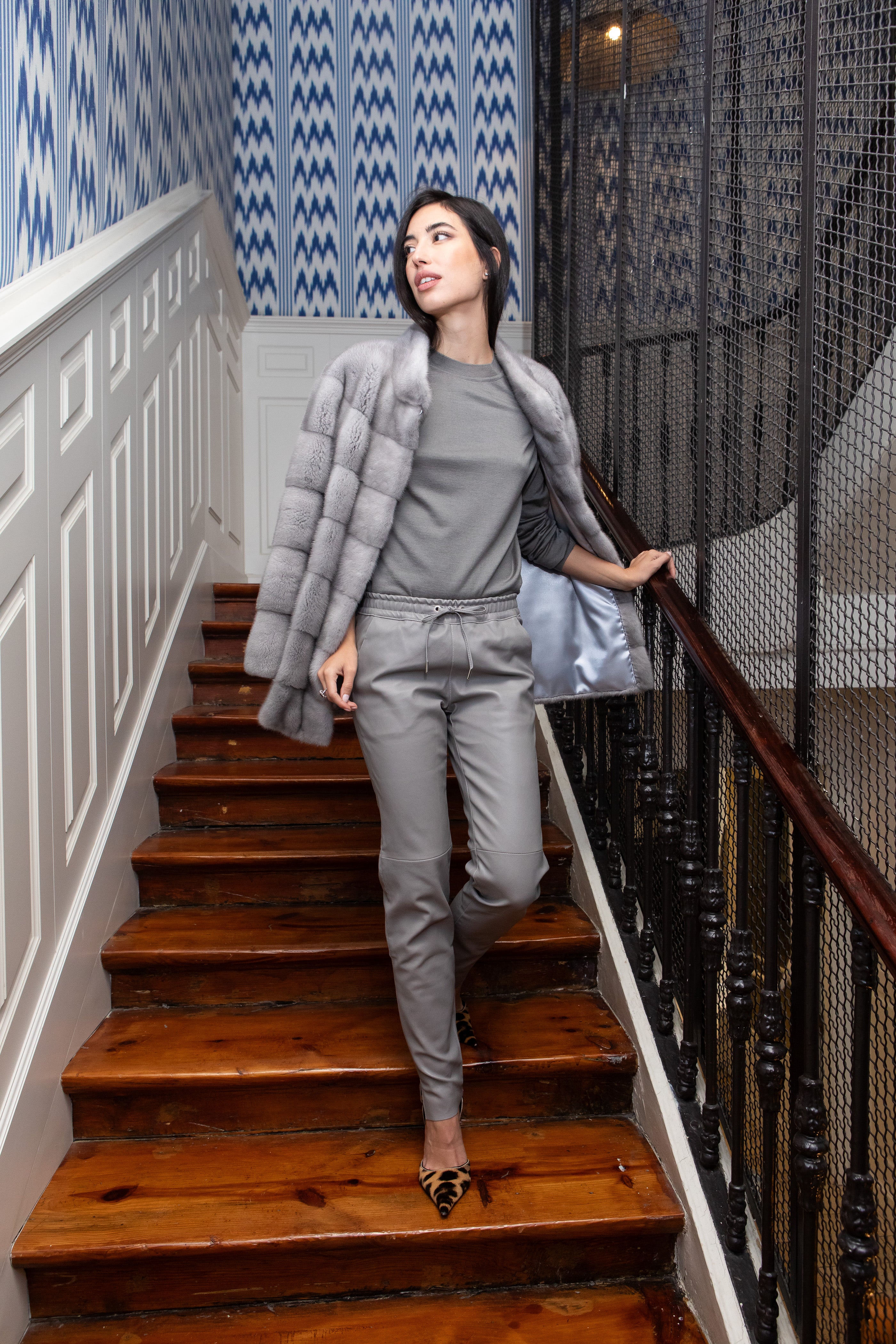 CHAQUETÓN VISÓN GRIS