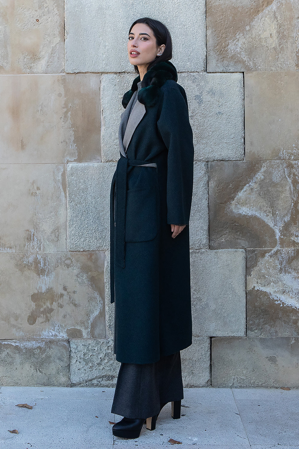 ABRIGO LORO PIANA CASHMERE CUELLO CHINCHILLAS MIDI