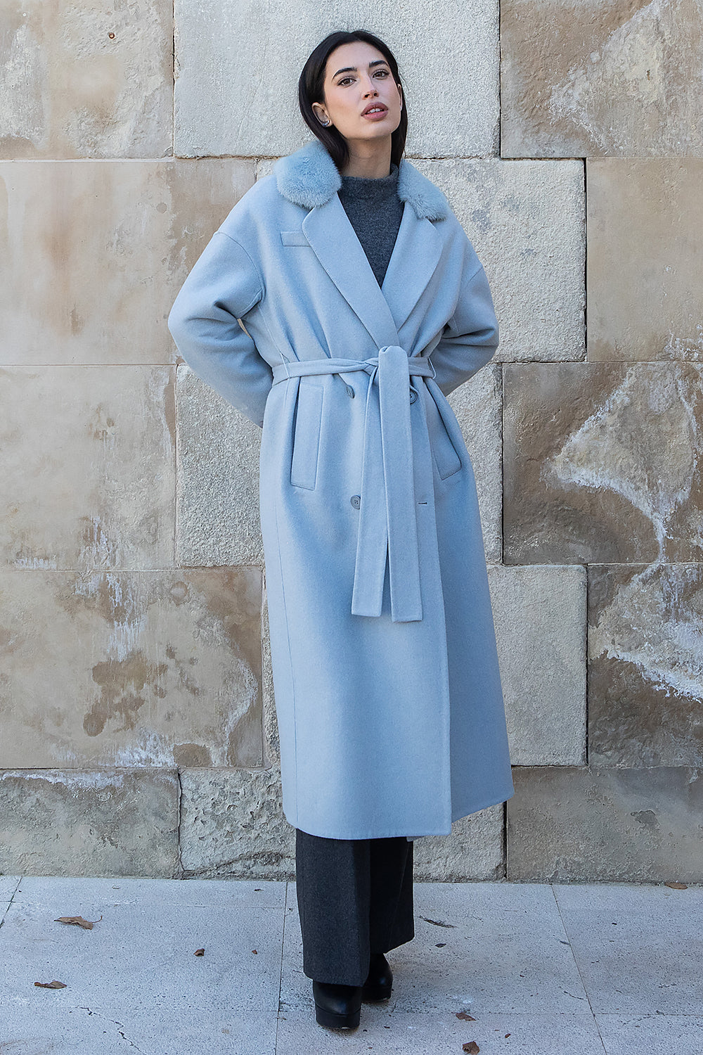 ABRIGO CASHMERE AZUL BEBÉ CUELLO VISÓN