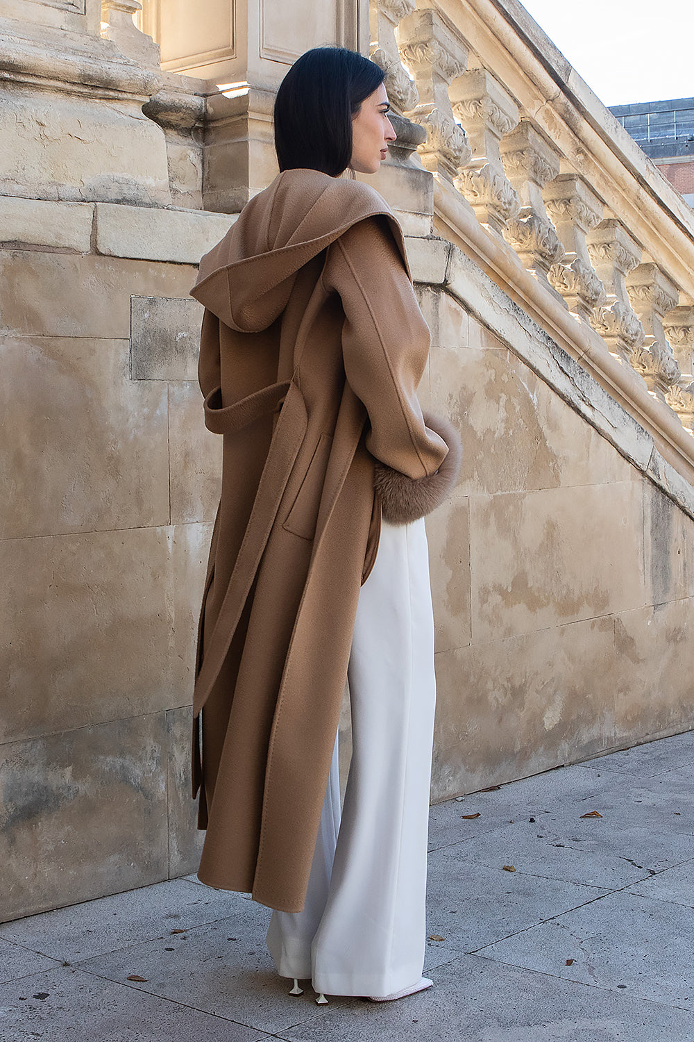 ABRIGO CASHMERE Y LANA CAPUCHA CAMEL PUÑOS ZORRO