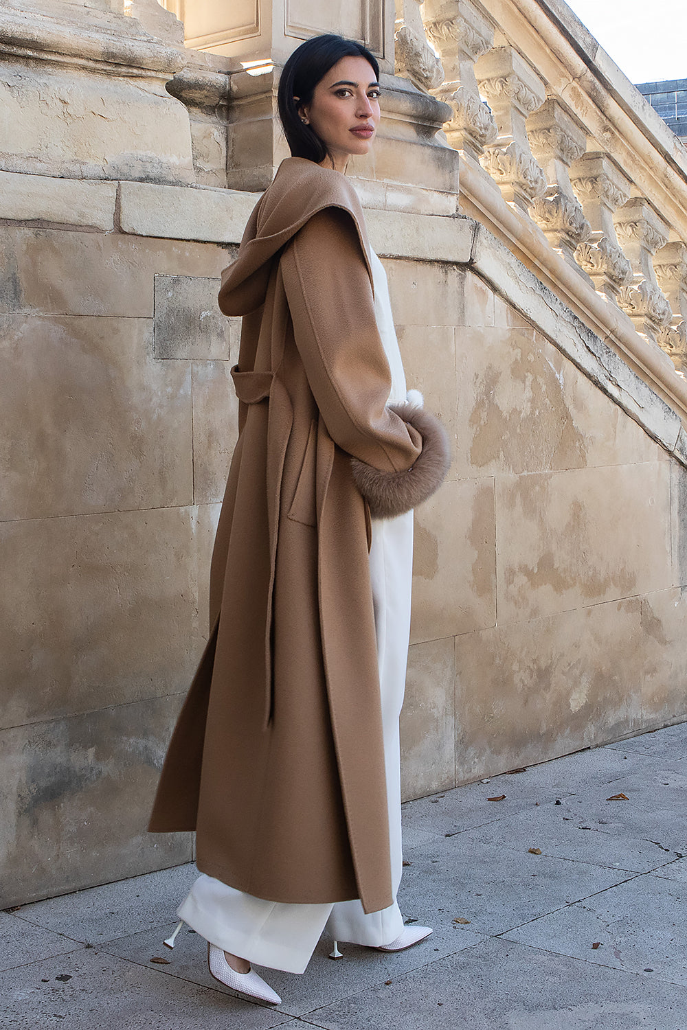 ABRIGO CASHMERE Y LANA CAPUCHA CAMEL PUÑOS ZORRO