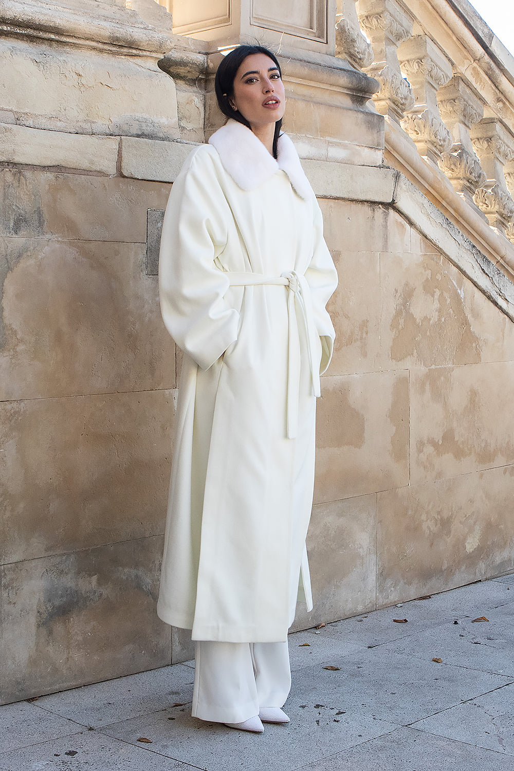 ABRIGO CASHMERE Y LANA BLANCO CUELLO VISÓN