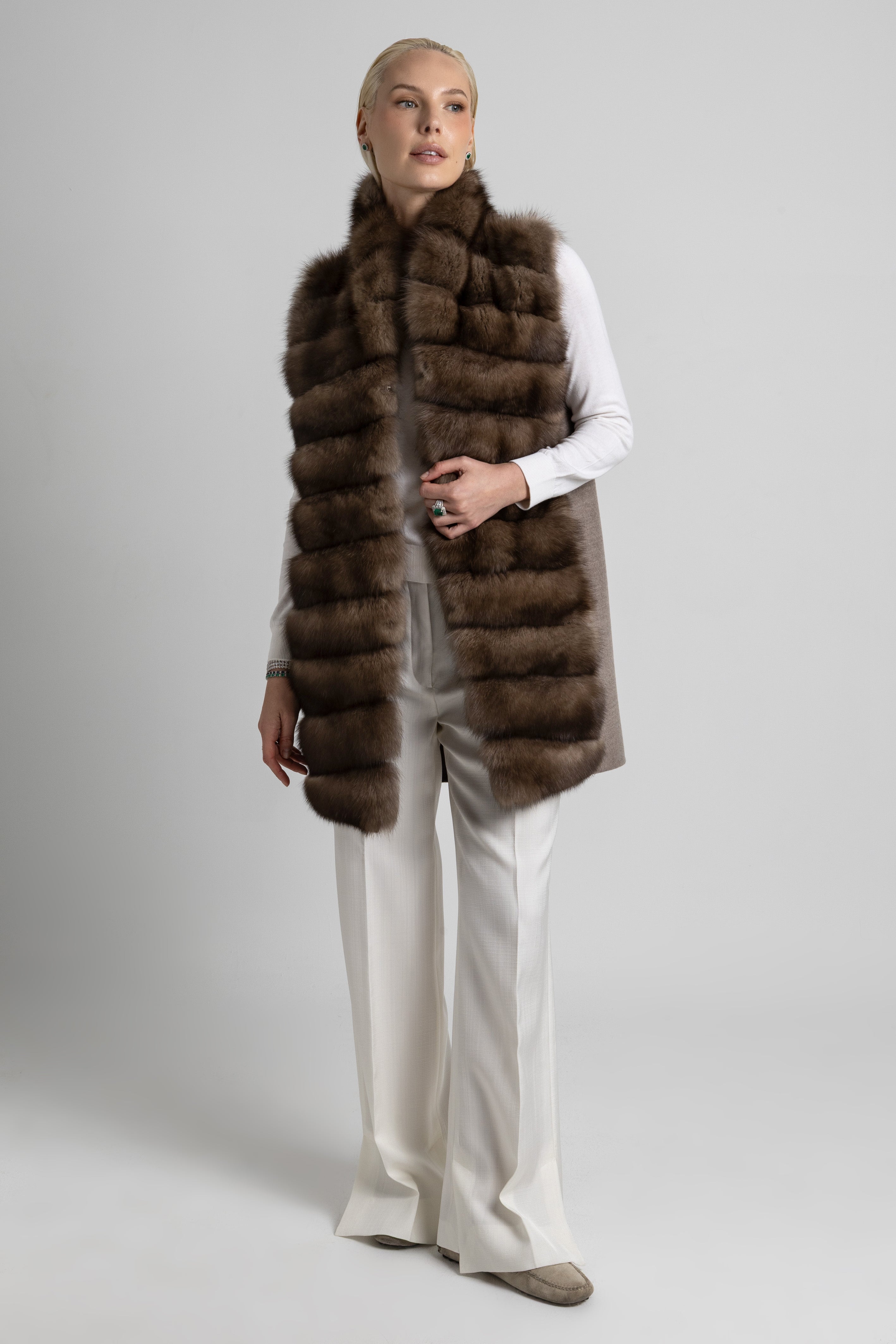 CHALECO DE CASHMERE Y MARTAS CIBELINAS