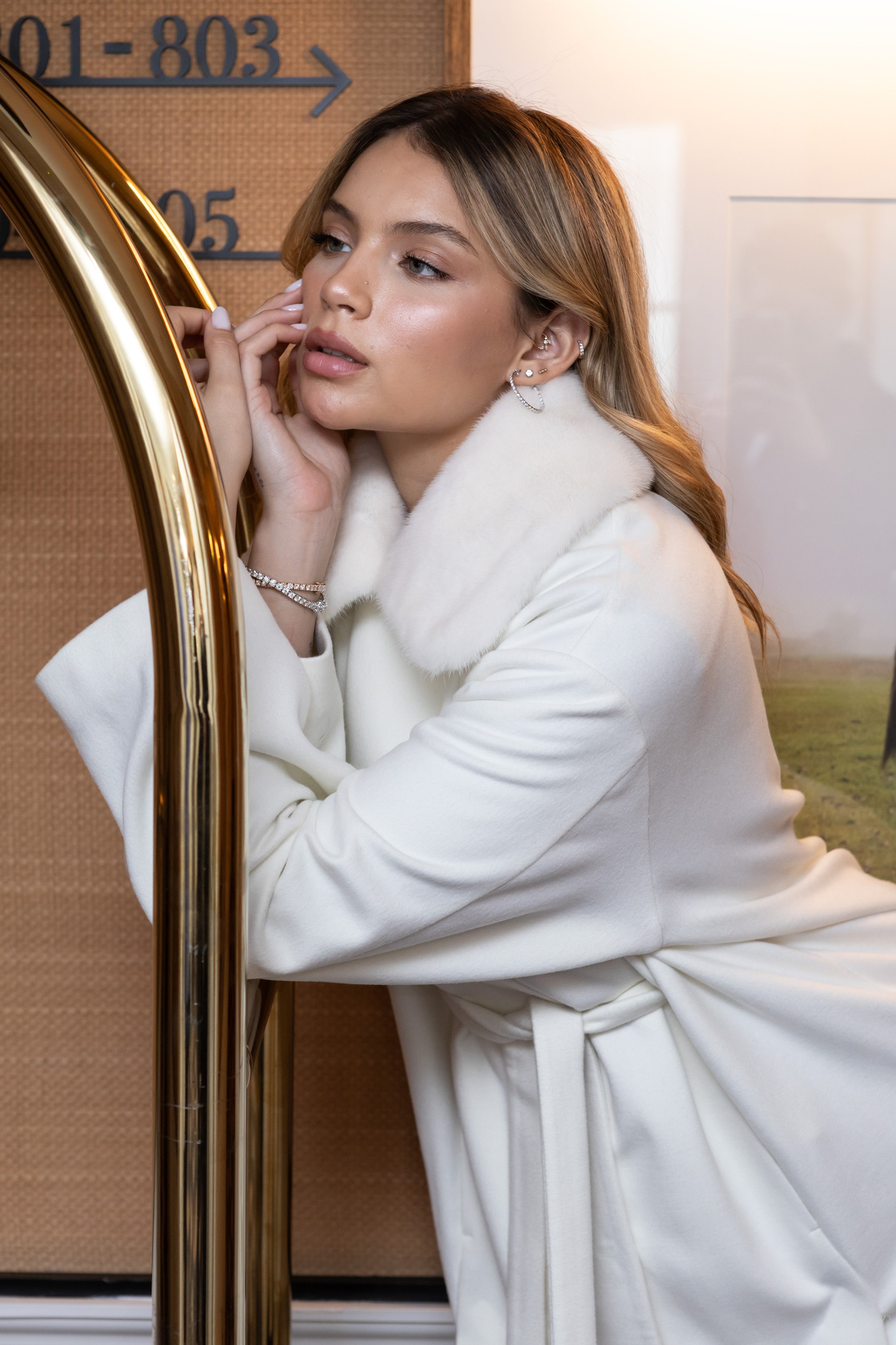 ABRIGO CASHMERE Y LANA BLANCO CUELLO VISÓN