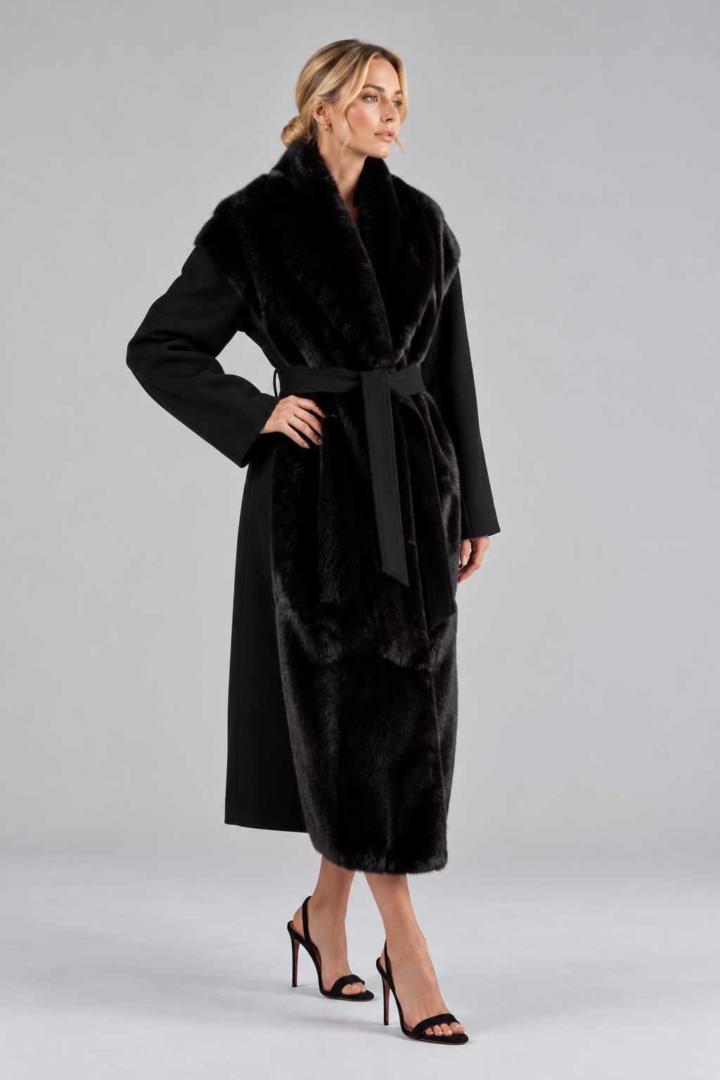 CASHMERE/PARROT PIANA BEIGE COAT WITH MINK COLLAR