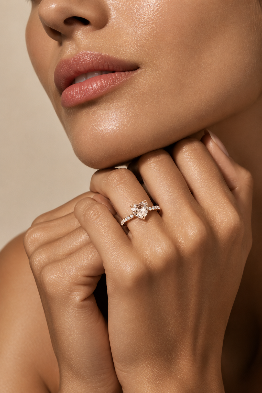 Anillo Solitario Diamante Natural corazón de oro rosa