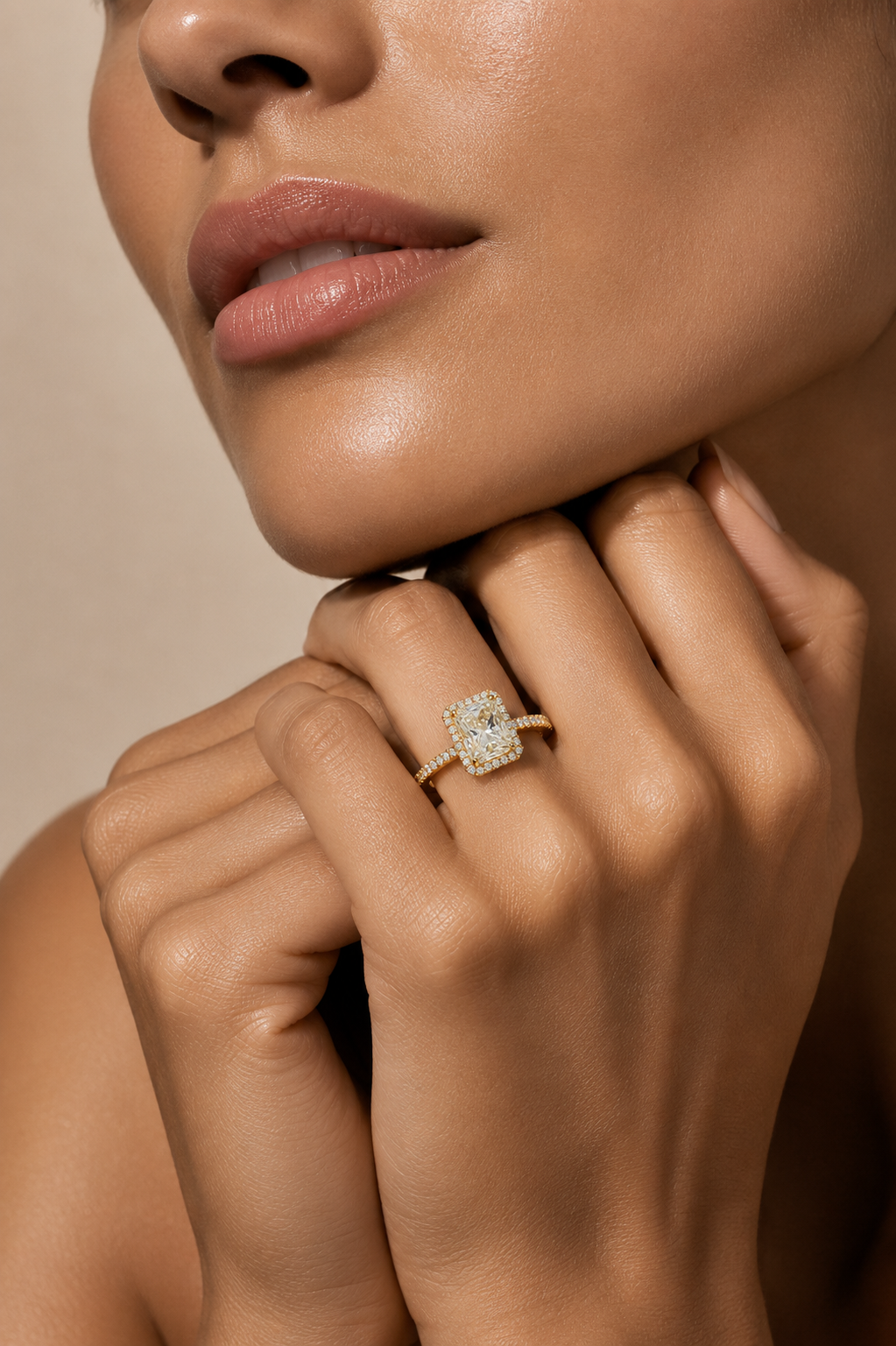 Anillo Solitario Diamante Natural de oro amarilo