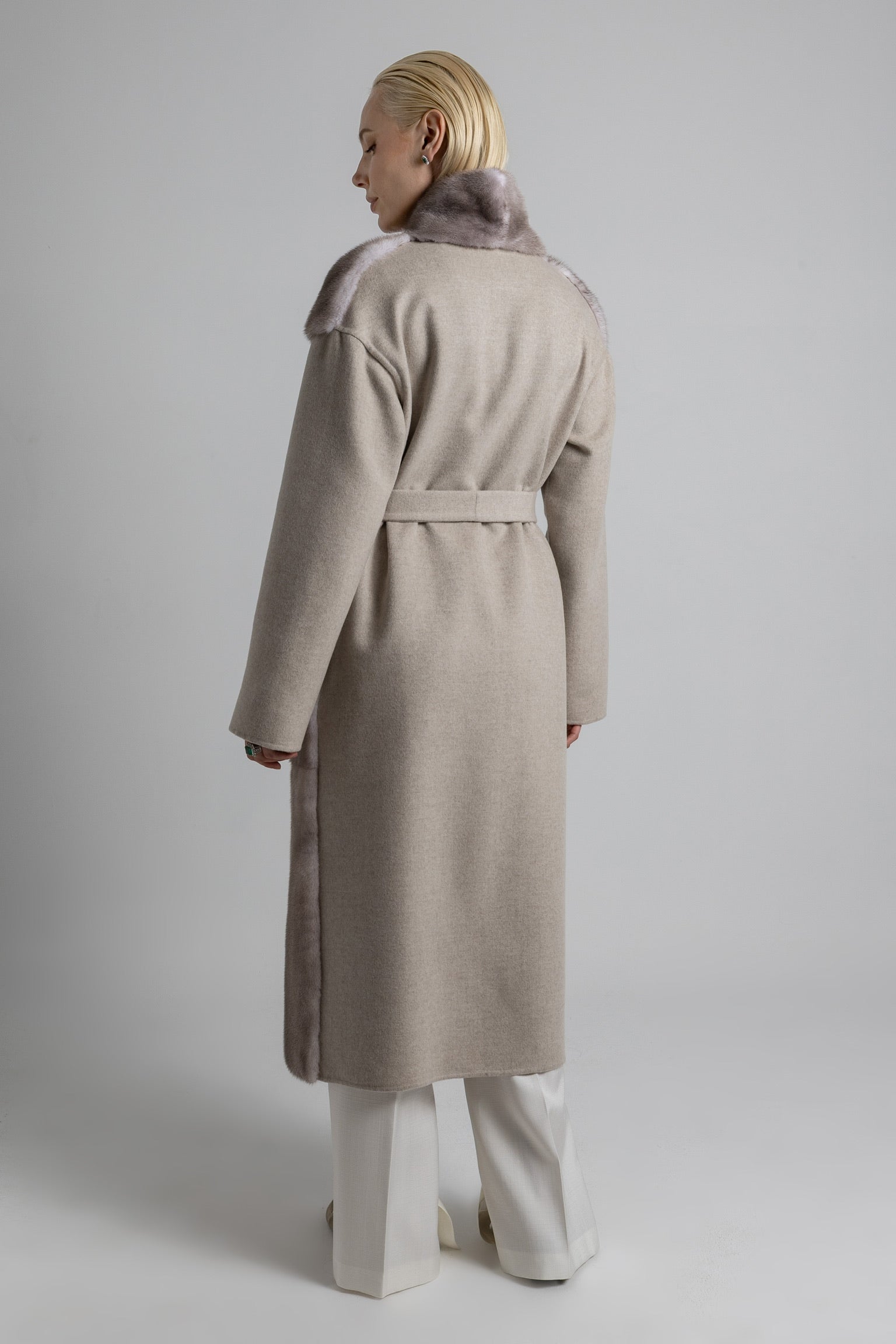 CASHMERE/PARROT PIANA BEIGE COAT WITH MINK COLLAR