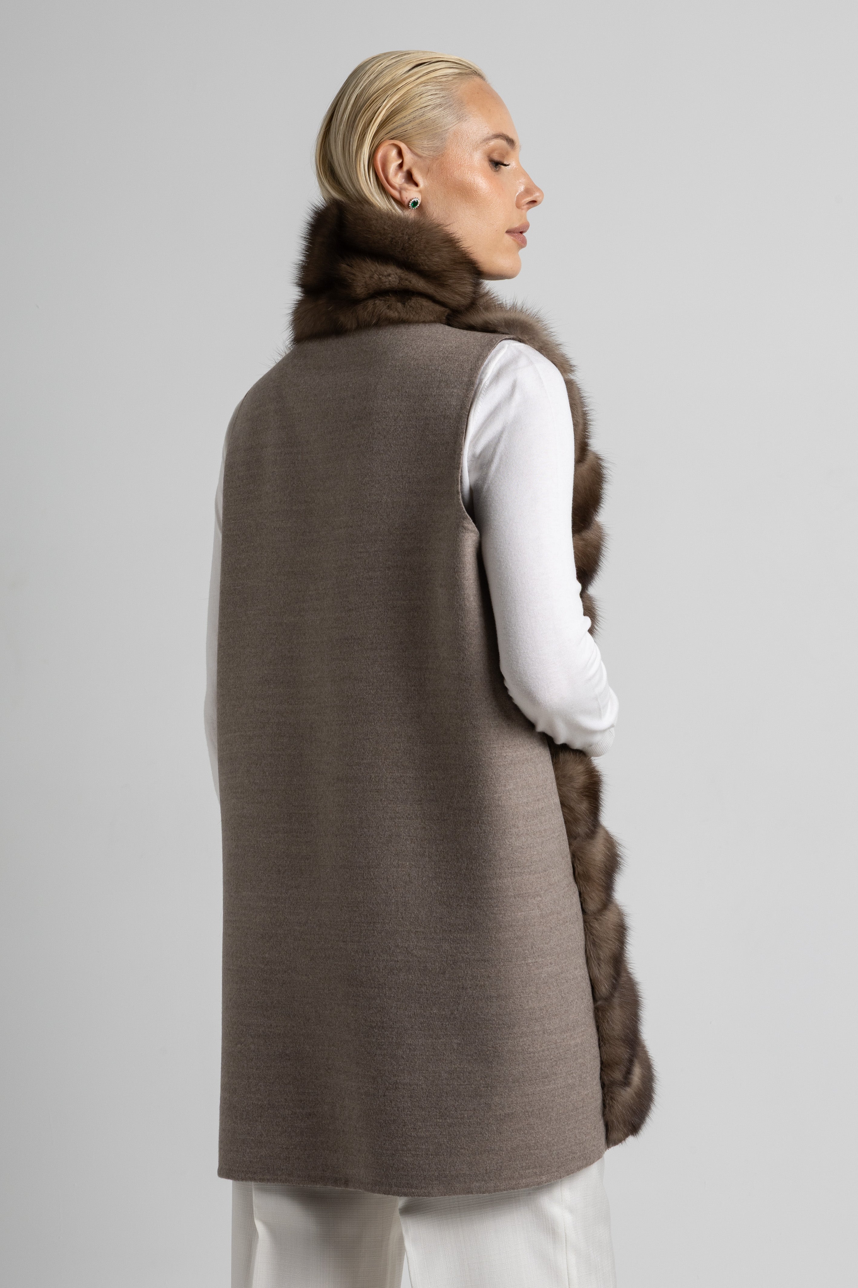 CHALECO DE CASHMERE Y MARTAS CIBELINAS