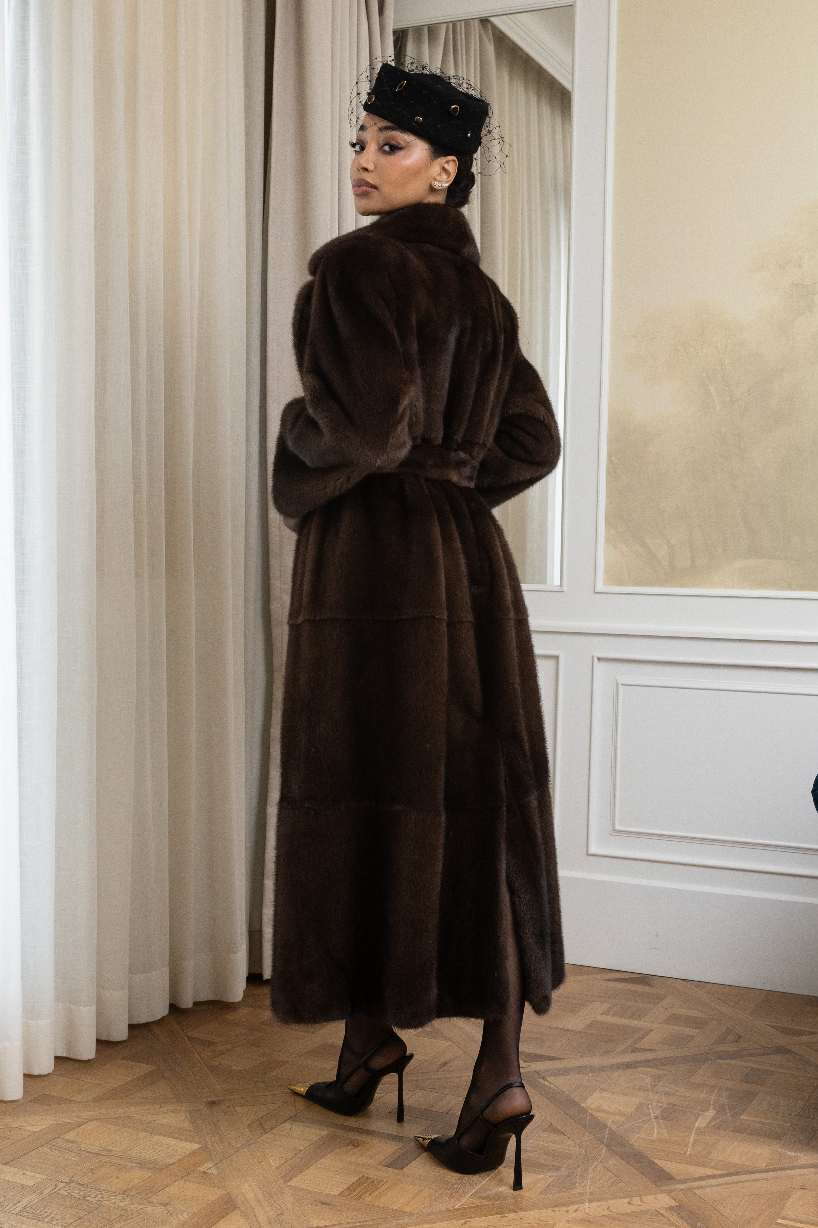 ABRIGO LARGO VISÓN CHOCOLATE