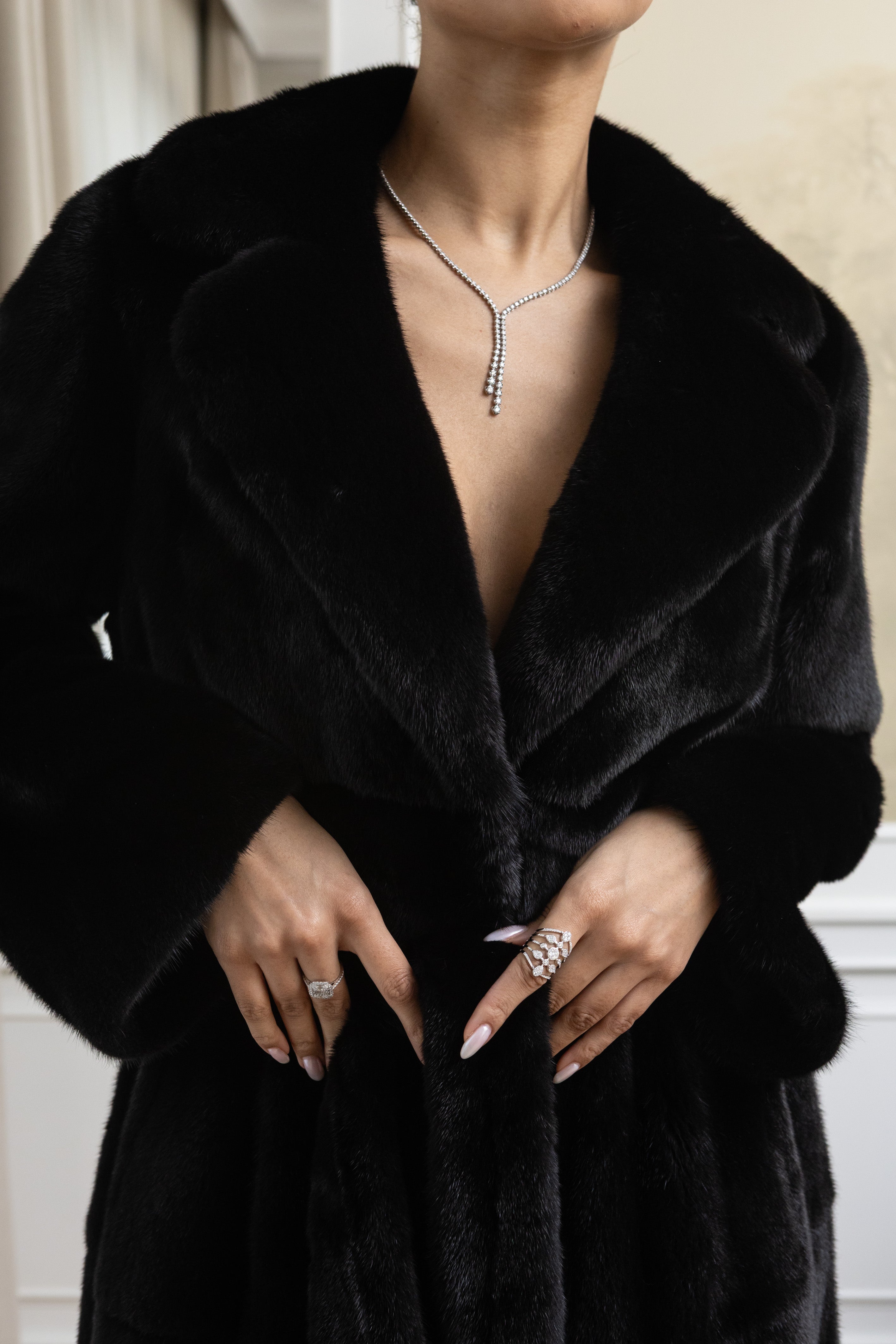 ABRIGO LARGO VISÓN NEGRO